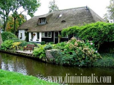 Rumah di Pinggir Sungai, membangun Rumah di Pinggir Sungai, contoh Rumah di Pinggir Sungai