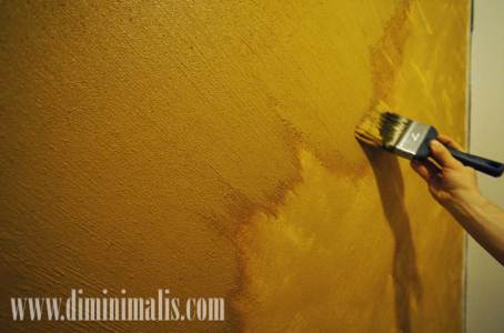 mengecat rumah sendiri, teknik mengecat tembok, cara mengecat tembok lama