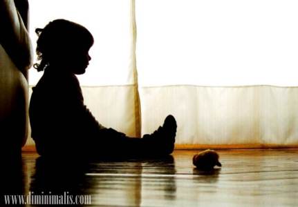 Hati-Hati Posting Foto Anak di Sosial Media, bahaya upload foto anak, jangan pasang foto anak di sosmed