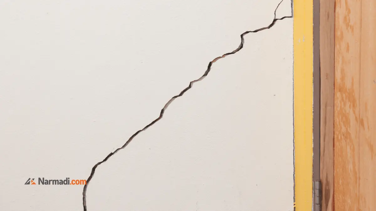 penyebab retak struktur