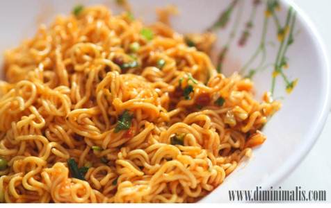 Fakta dan mitos tentang mie instan, fakta mie instan, tips aman makan mie instan