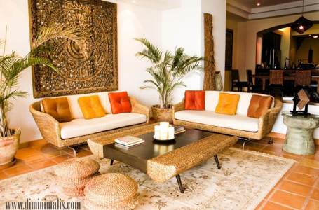 menyiasati ruang tamu sempit, cara menata rumah kecil agar terlihat luas, warna cat ruang tamu sempit, menata ruang tamu pintu tengah, warna cat ruang tamu yang sejuk, warna cat ruang tamu yang bagus, kombinasi warna cat ruang tamu kecil, warna cat ruang tamu 2 warna, ruang tamu minimalis, furniture etnik, furniture klasik, funriture antik