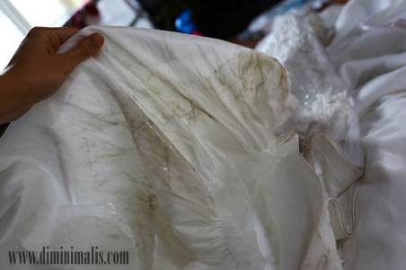 cara menghilangkan noda luntur, cara menghilangkan noda luntur pada baju putih, cara menghilangkan noda di baju berwarna, cara menghilangkan luntur pada celana, cara menghilangkan baju kelunturan pada baju putih, cara menghilangkan noda luntur pada baju putih dengan cuka, cara menghilangkan noda di baju putih secara alami