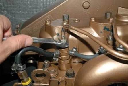 Cara merawat mobil mesin diesel, perawatan mobil diesel vs bensin, cara mengecek kondisi mesin diesel, memanaskan mesin diesel