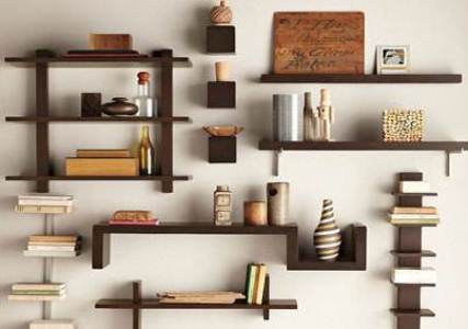 Menata Hiasan Dinding, cara membuat hiasan dinding ruang tamu, jual hiasan dinding ruang tamu, hiasan dinding minimalis dari kayu, hiasan dinding ruang tamu buatan sendiri, lukisan dinding ruang tamu, cara menata pigura di dinding, gambar hiasan dinding, hiasan rumah pemanis ruang tamu