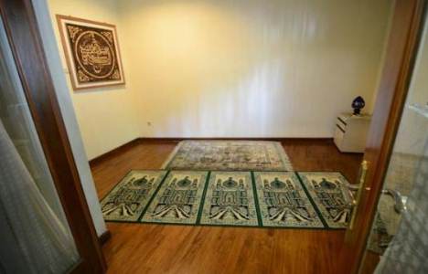 mushola dalam rumah kecil