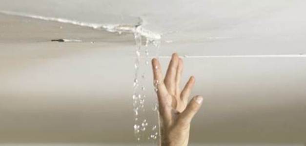 9 Cara dan Tips Mengatasi Atap Rembes