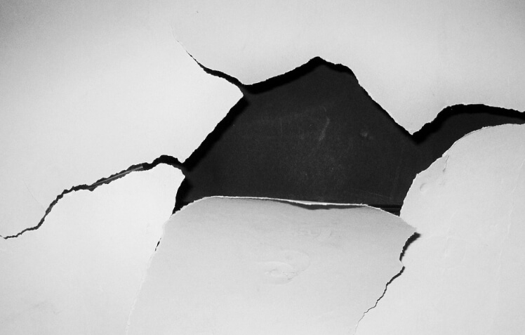 retak rambut diperbaiki dengan cat rumah