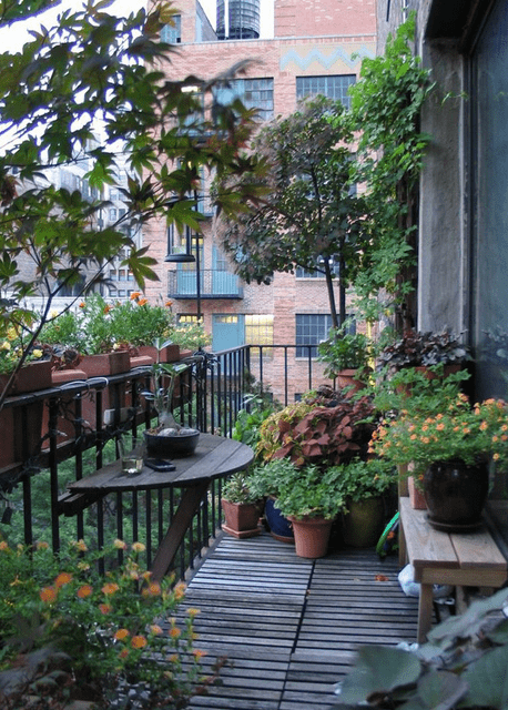 Desain Balkon Rumah Minimalis