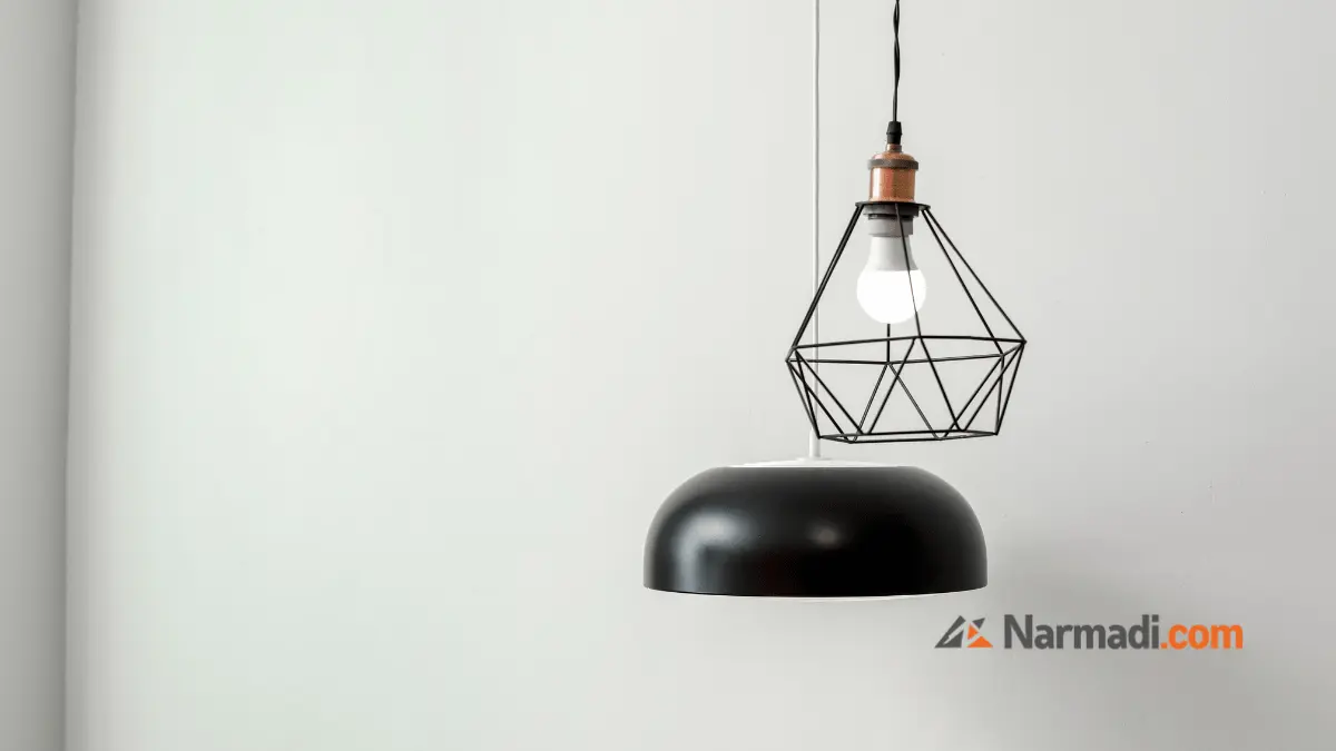 Lampu gantung hias dari besi