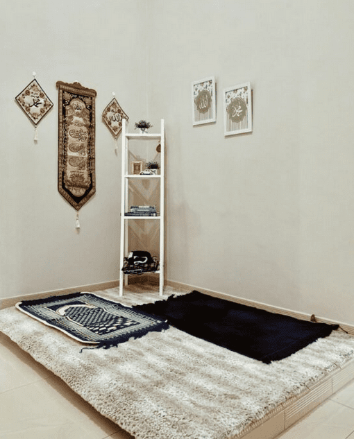 Interior Ruang Sholat di Rumah
