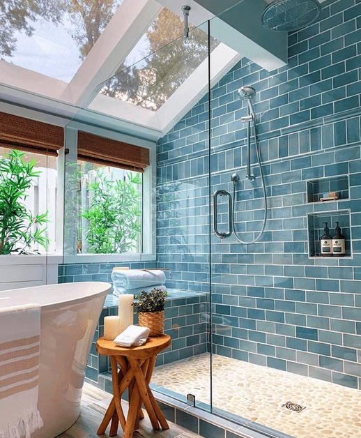 Kamar Mandi Sederhana Bernuansa Outdoor