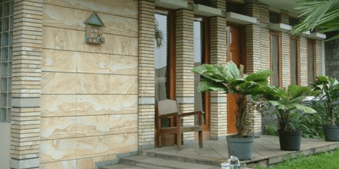 batu alam untuk dinding teras rumah 99.co