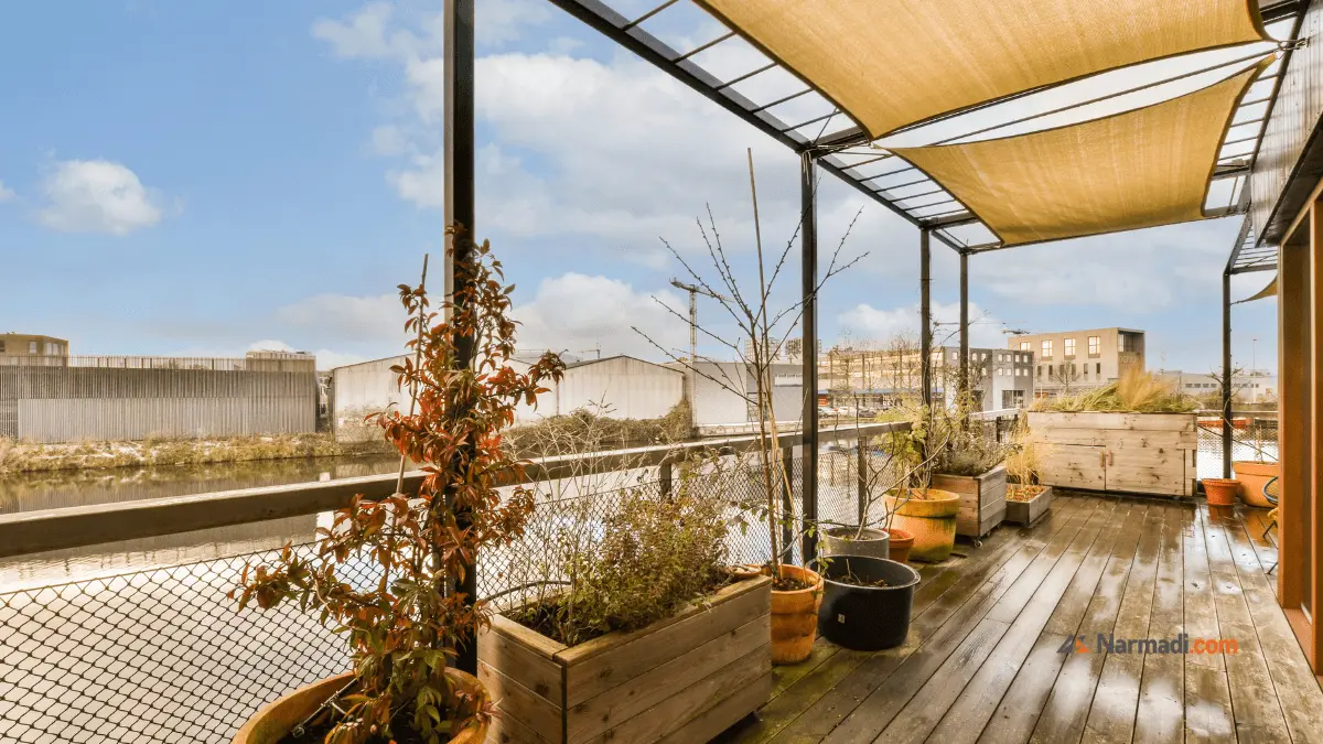 desain atap balkon dengan kain terpal