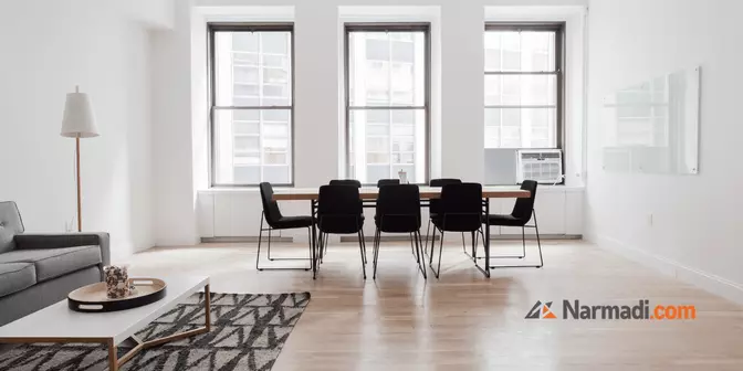 pembatas ruang dengan motif lantai