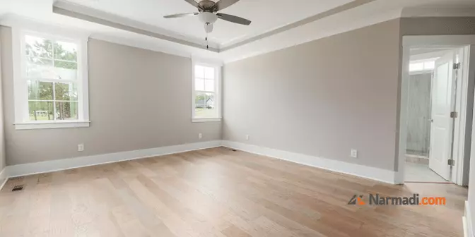 sekat pembatas ruangan dengan pola plafon