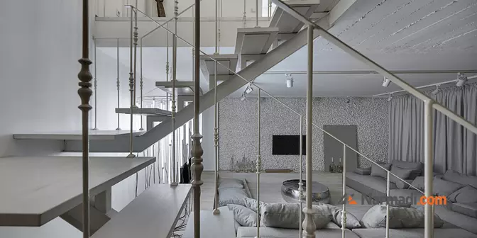 tangga model melayang