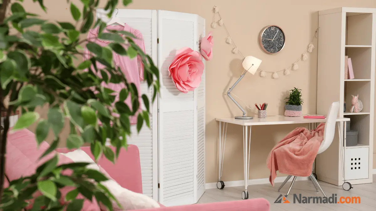 menata kamar anak girly