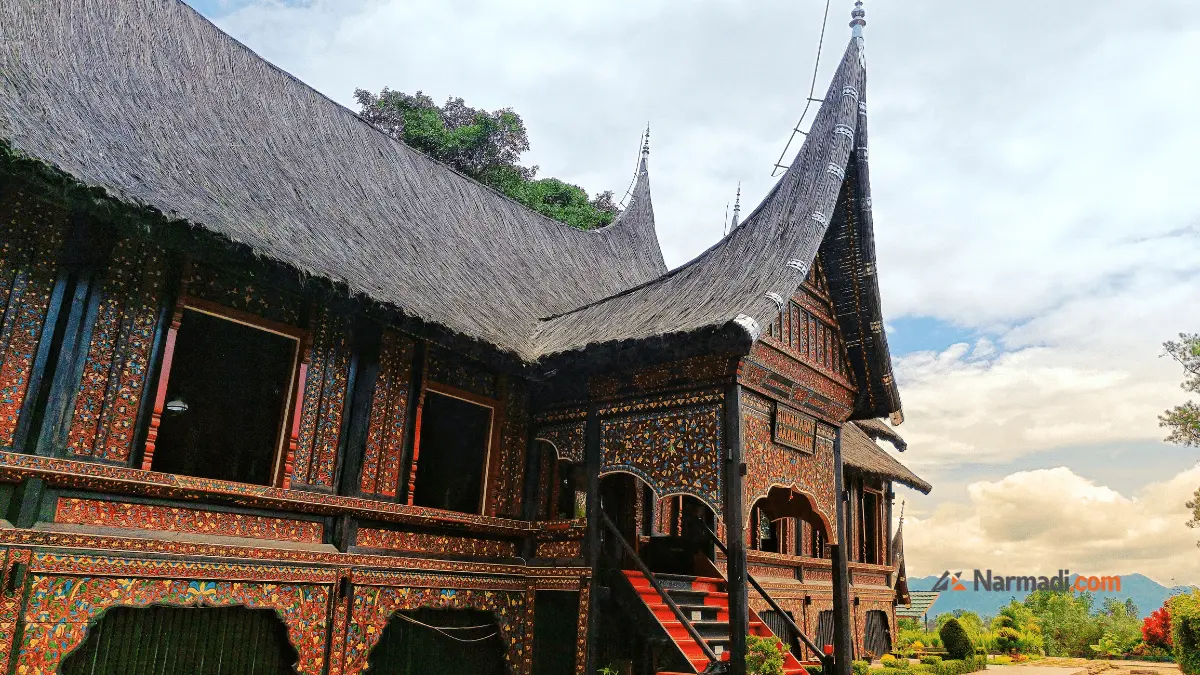 desain rumah adat minangkabau